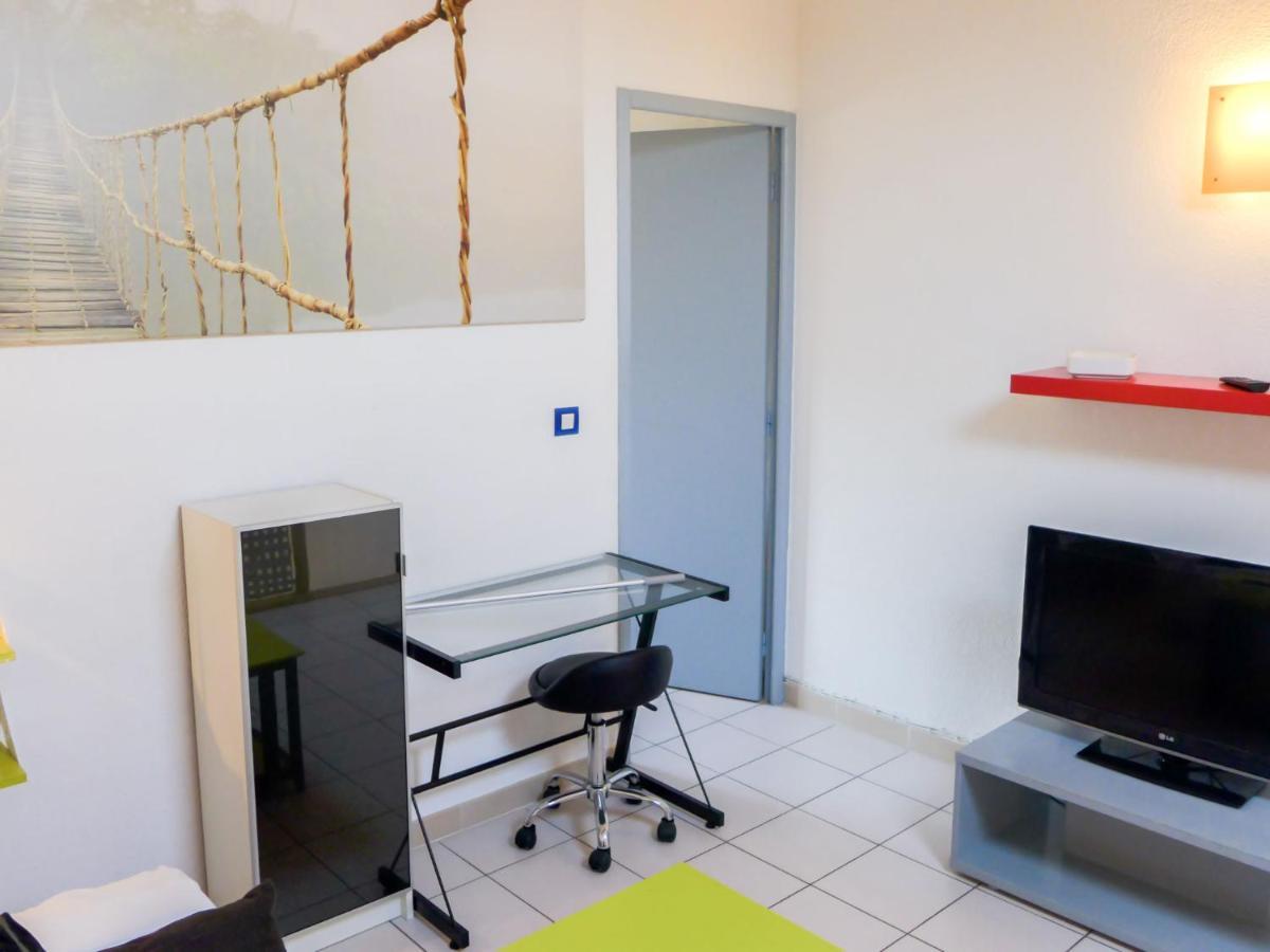 Holiday Home Hameau Des Tamarins-1 By Interhome เลอบาร์กาแรส ภายนอก รูปภาพ